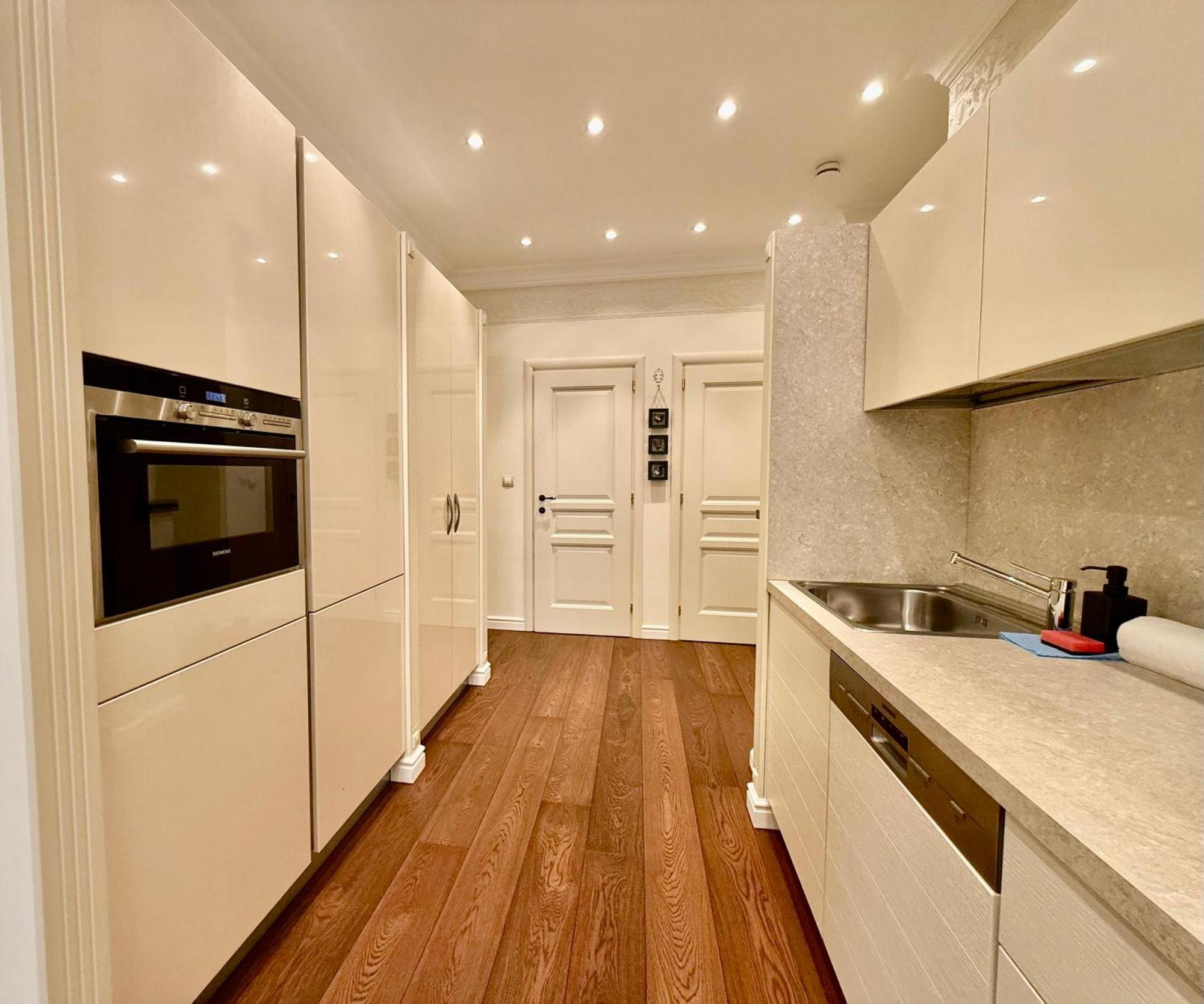 Unique Charles Bridge 2Bdr Apartment. Prag Exteriör bild