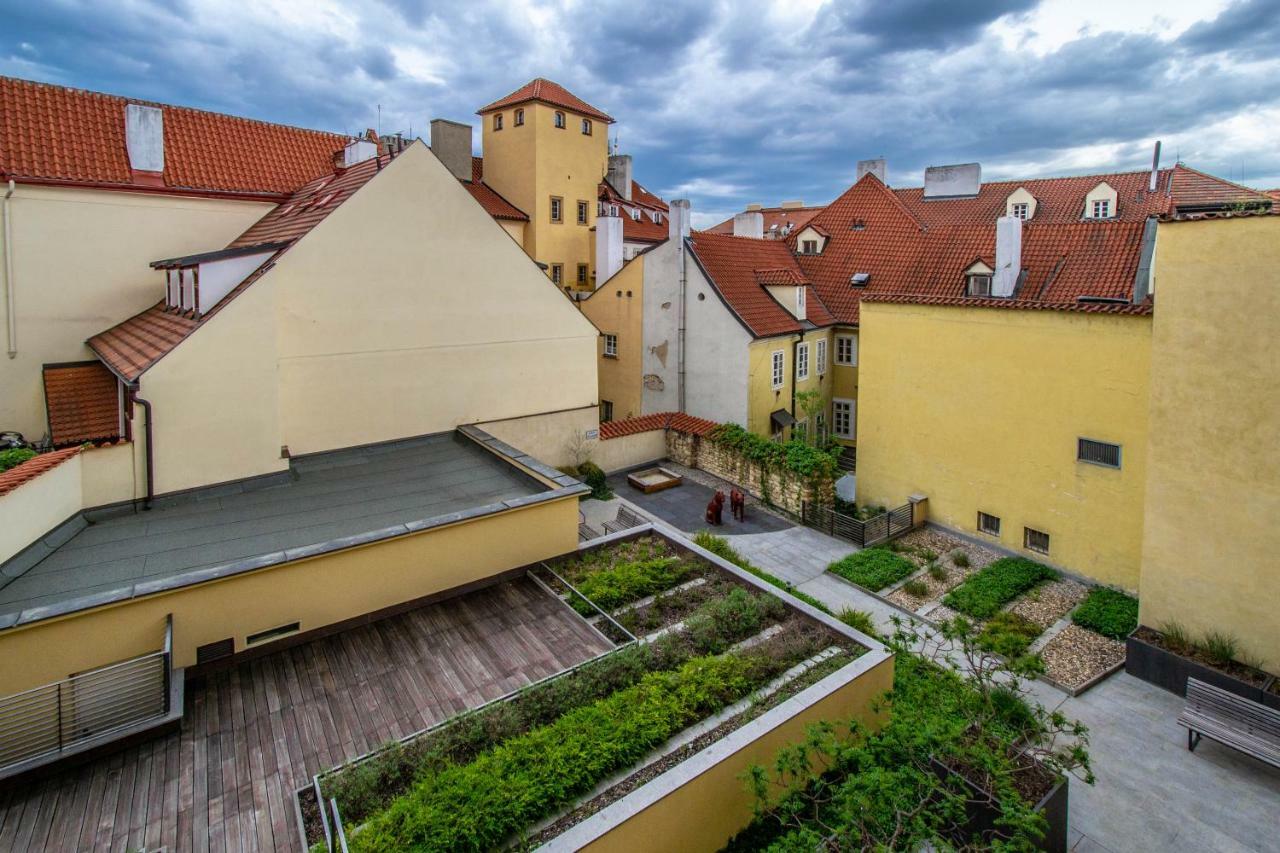 Unique Charles Bridge 2Bdr Apartment. Prag Exteriör bild