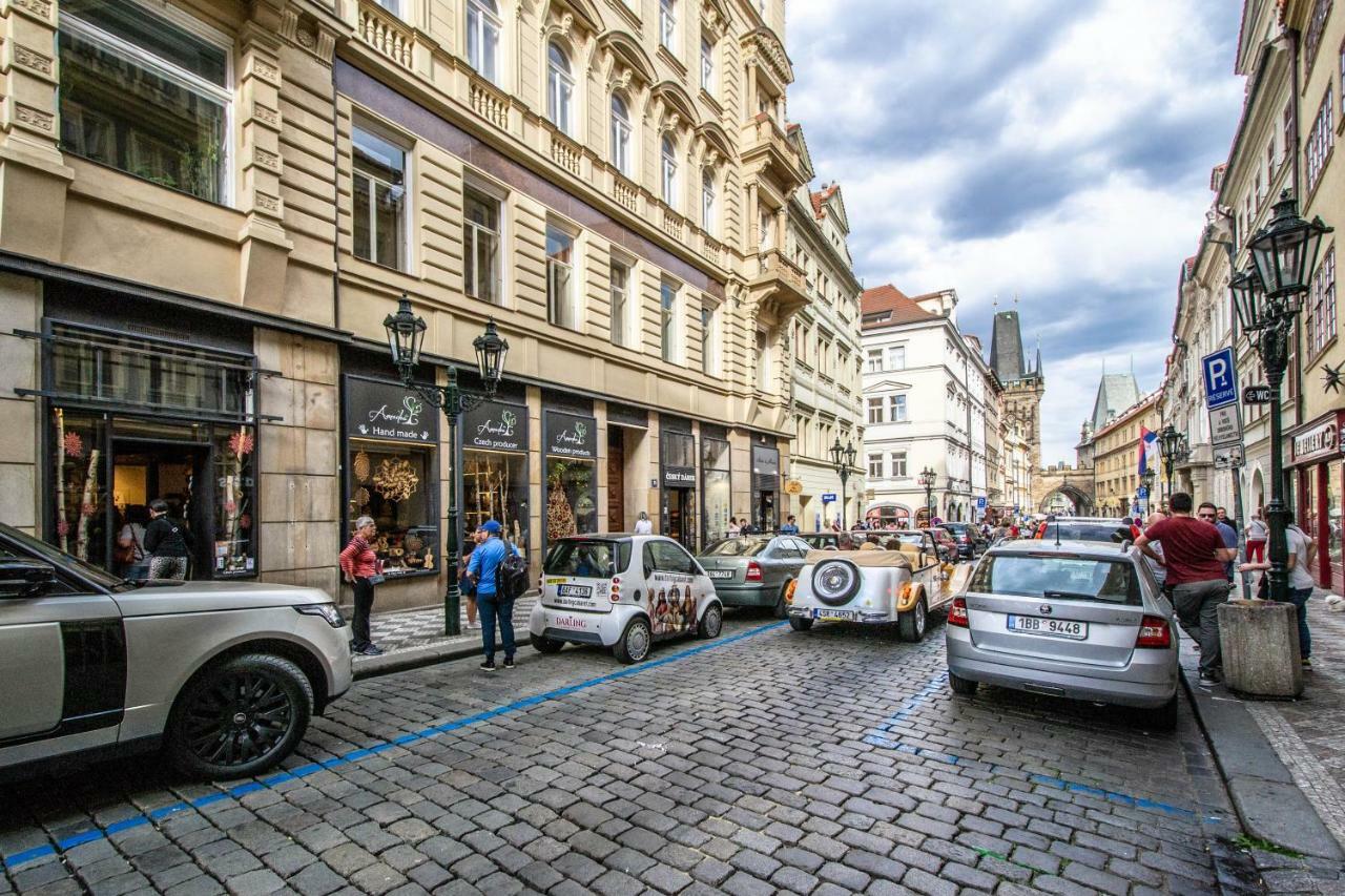 Unique Charles Bridge 2Bdr Apartment. Prag Exteriör bild