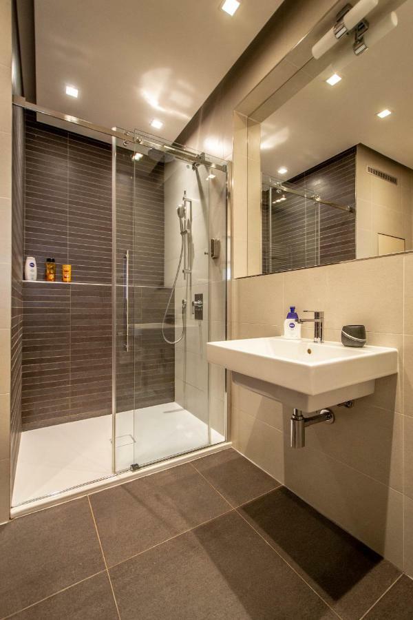 Unique Charles Bridge 2Bdr Apartment. Prag Exteriör bild