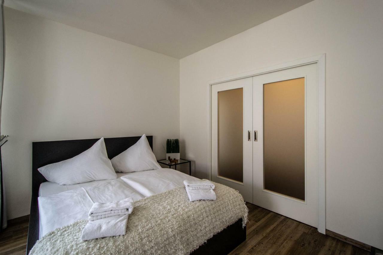 Unique Charles Bridge 2Bdr Apartment. Prag Exteriör bild